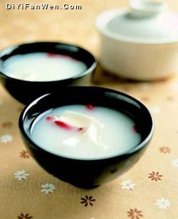 白蓮百合糖水(圖)