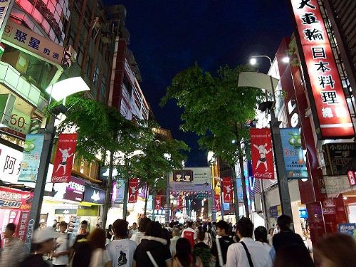 台北西門町夜景圖片
