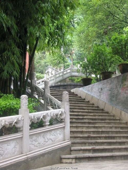雲南岩泉禪寺圖片