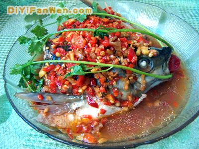 鴻運當頭（剁椒蒸魚頭）