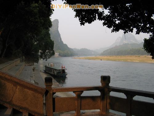廣西桂林灕江邊圖片