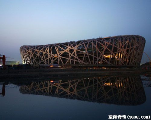 夜幕下的鳥巢圖片
