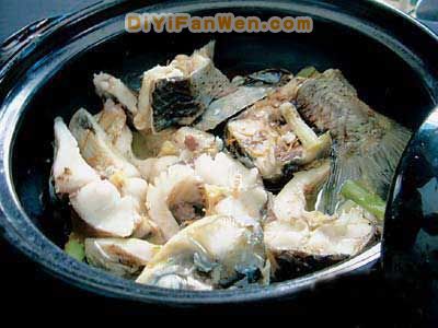 吃魚有怪招日夜各不同