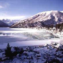 西嶺雪山圖片