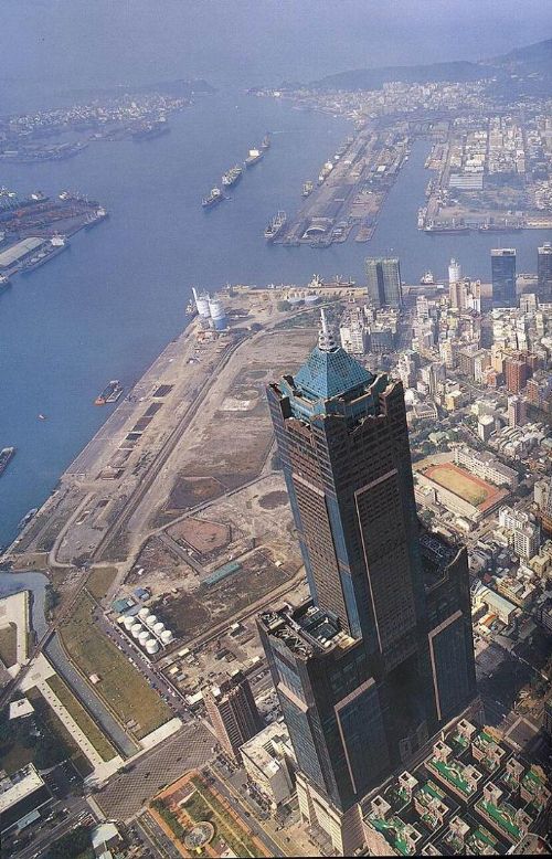 台灣高雄85大樓圖片