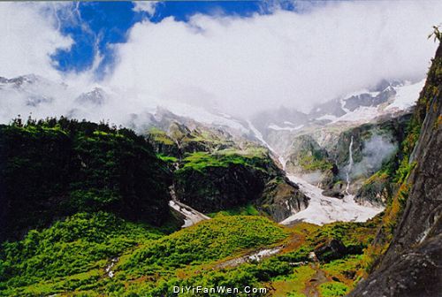 夢魂深處的梅里雪山圖片