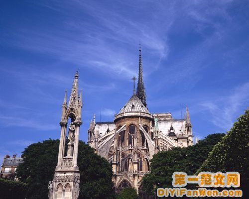 巴黎神聖美麗的古建築圖片