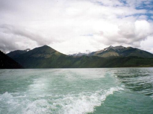 錯高湖圖片