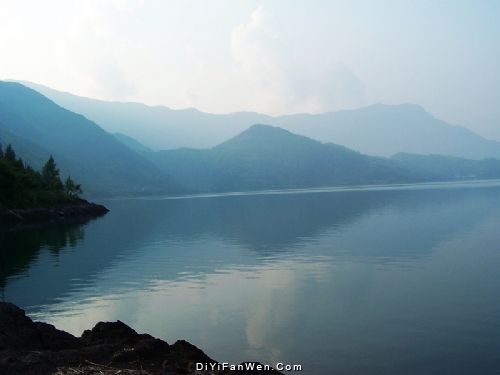 高山湖泊：馬湖圖片