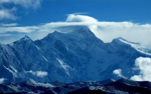 西藏南迦巴瓦峰圖片