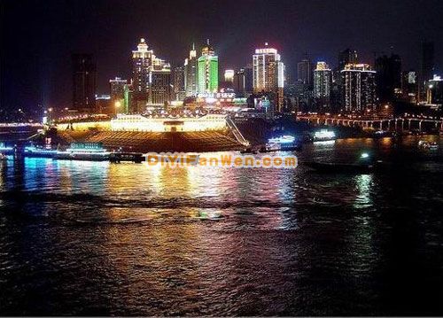 重慶三寶:美女,火鍋和夜景