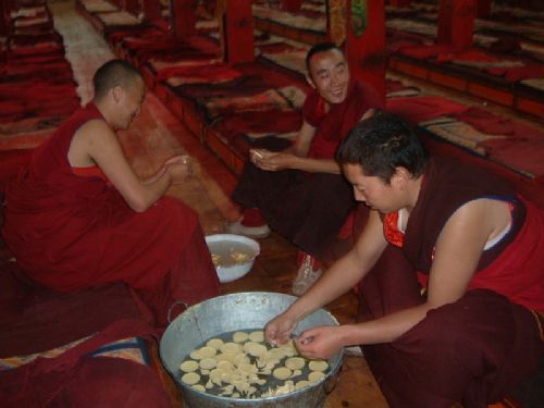 強巴林寺圖片