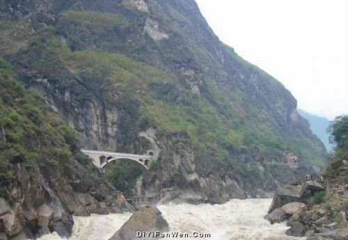 虎跳峽圖片