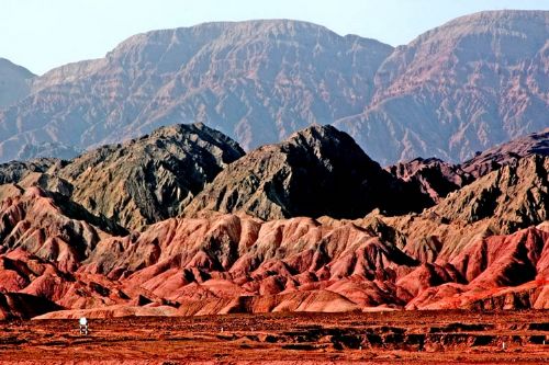 新疆五彩山雅丹地貌圖片