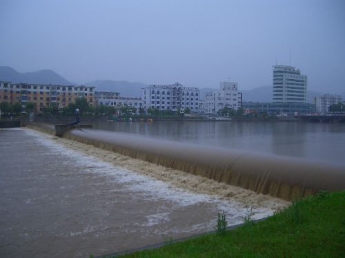 紅河峽谷漂流圖片