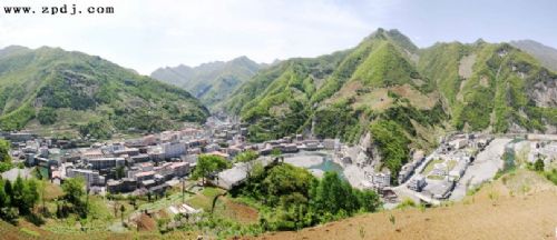 鎮坪縣縣城全景圖圖片