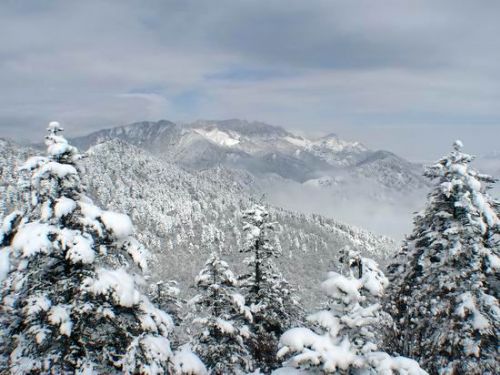 西嶺雪山圖片