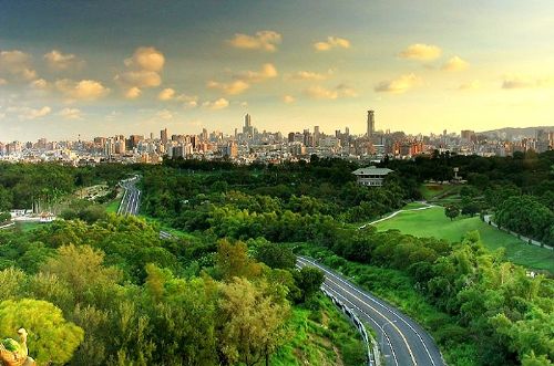 台灣高雄85大樓圖片