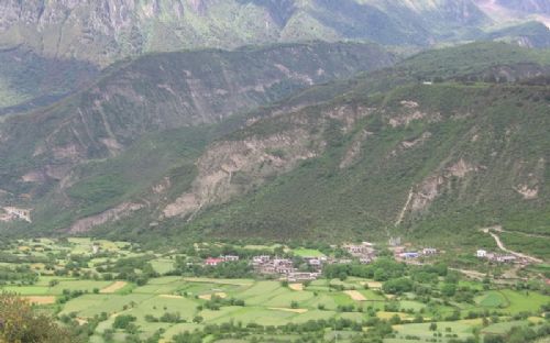 西藏南迦巴瓦峰圖片