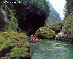 依蘭巴蘭河漂流圖片