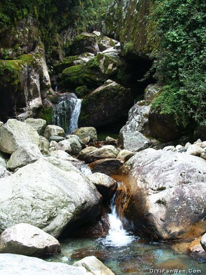 大理蒼山大峽谷圖片
