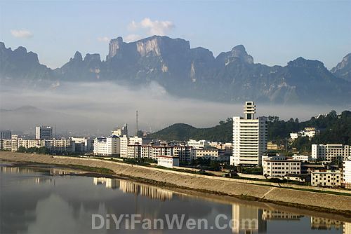 張家界天門山圖片