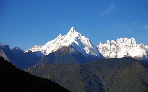 雲南梅里十三峰圖片