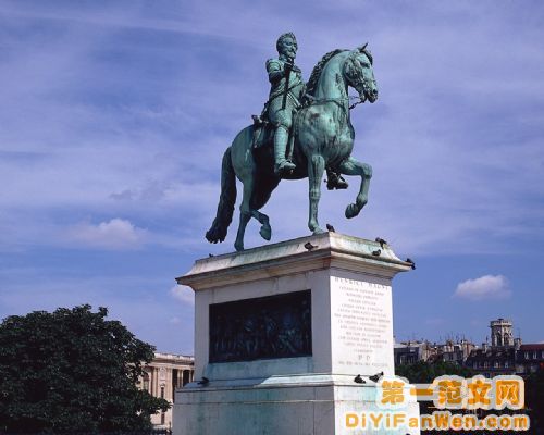 巴黎神聖美麗的古建築圖片