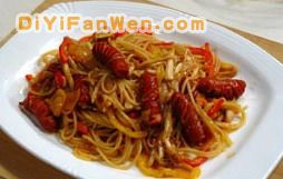 香腸玉菇炒意面