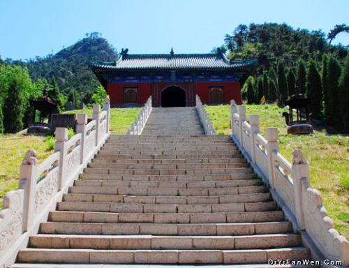 景忠山風光圖片
