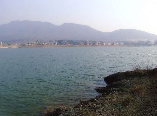 侖山湖圖片