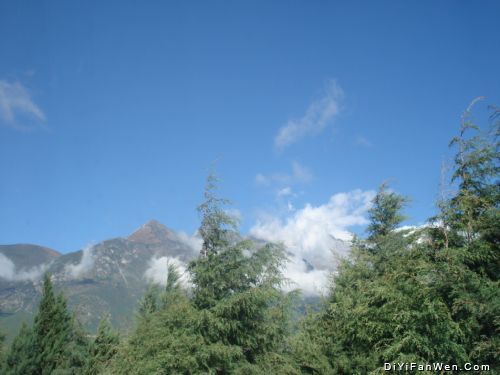 玉龍雪山遠景圖片