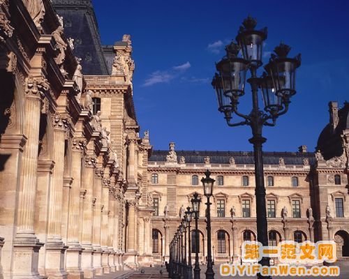 巴黎神聖美麗的古建築圖片