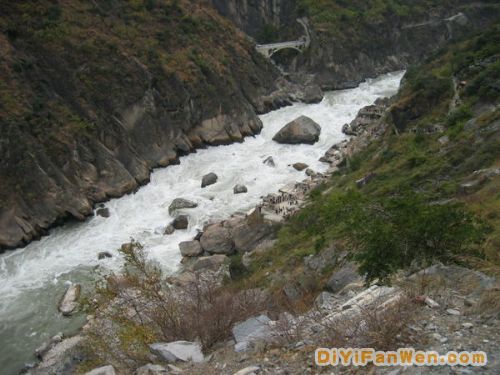 虎跳峽圖片