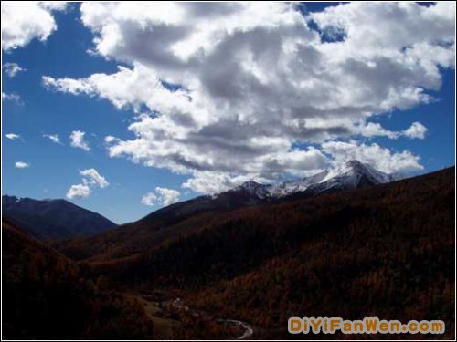 雲南梅裡雪山圖片