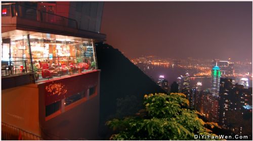 香港的山頂廣場夜色圖片