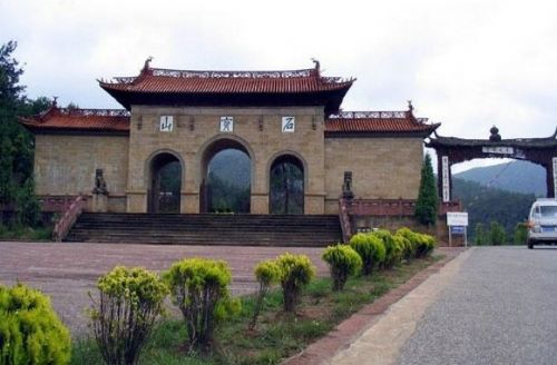 雲南石寶山風光圖片