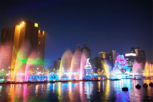 中國台灣愛河圖片