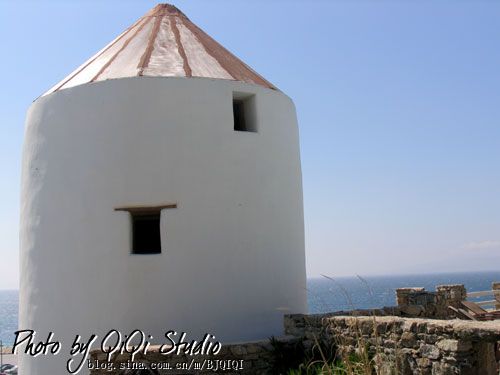 希臘米科諾斯島藍白風光圖片