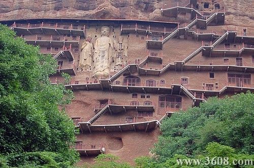 麥積山石窟圖片