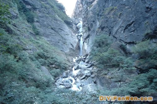 雲南虎跳峽圖片