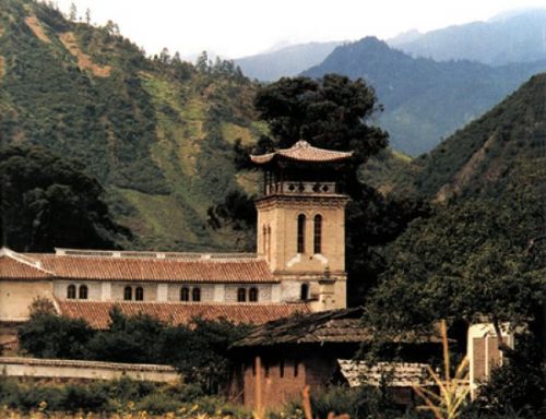 雲南茨中天主教堂圖片