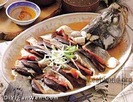 清蒸鱸魚(圖)