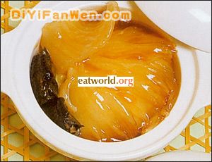 花膠烏雞燉魚翅