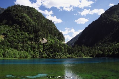 九寨瀑布圖片