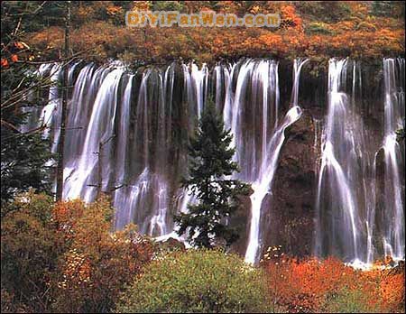 諾日朗瀑布圖片