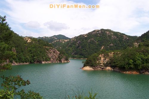 龍穿峽圖片