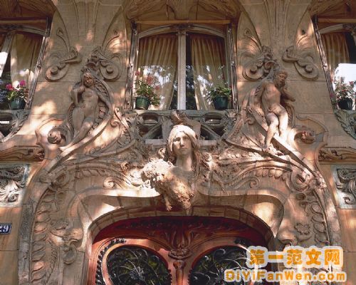 巴黎神聖美麗的古建築圖片