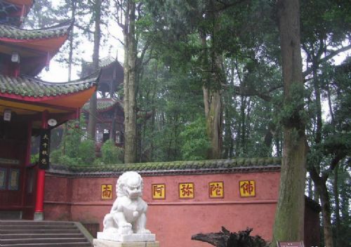 四川峨嵋萬年寺圖片