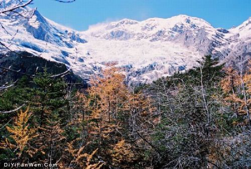 夢魂深處的梅里雪山圖片
